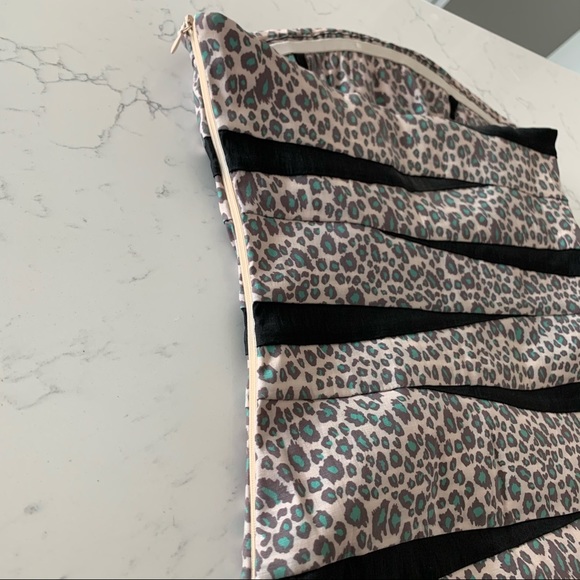 Nikibiki strapless dress. - Picture 2 of 7